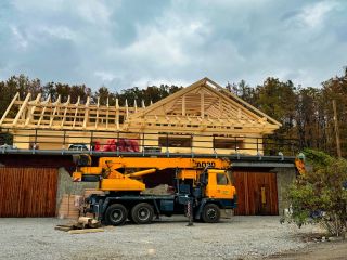 Každý trám má svůj příběh. Viděli jste někdy jak vzniká roubenka z lepeného hranolu? Každý detail je promyšlený, každý...